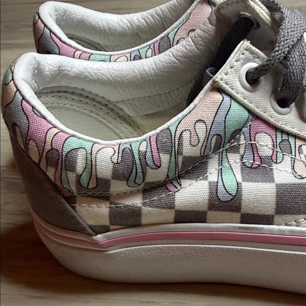 VANS Gray and Pink Women's Sneakers size 6.5 - Picture 6 of 14